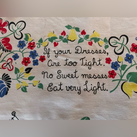 Vintage Dieting Fruit and Floral Tablecloth - Picture 2 of 14